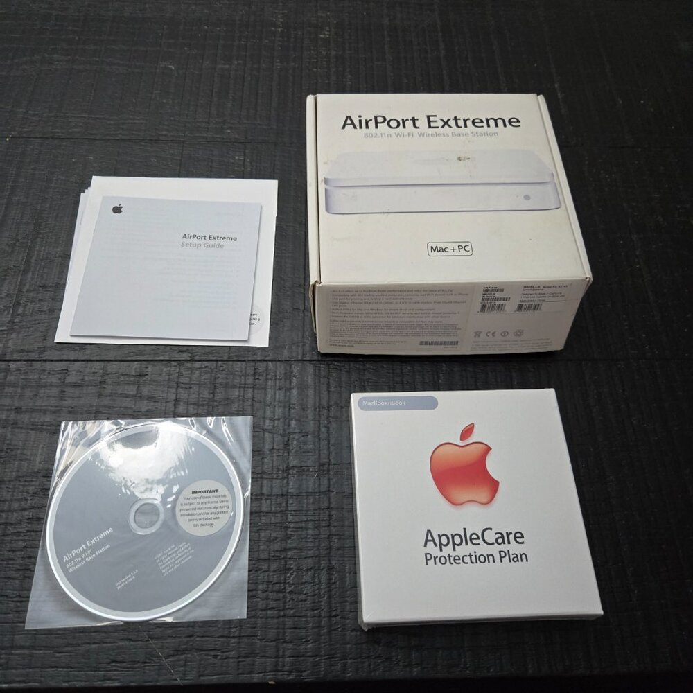 Apple- Airport Extreme. 802.1 WiFi Base Station